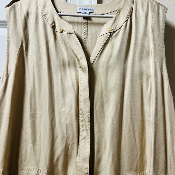 Calvin Klein Cream Pleated Tunic with Mandarin Collar size medium - Picture 4 of 8